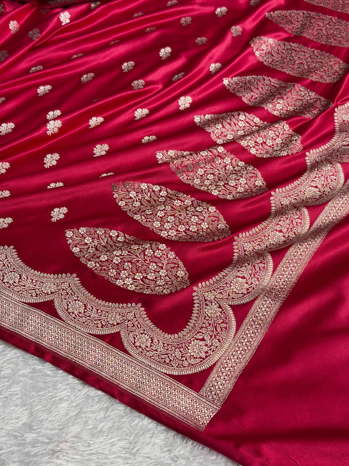Banarasi Mashru Satin Silk Saree Floral Booti Scallop Pattern In Rani Pink Shades MSC07