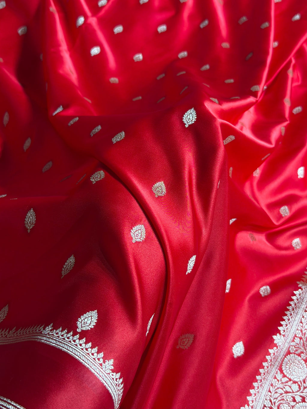 Banarasi Satin Katan Silk Saree Booti Pattern in Red Shades SK03