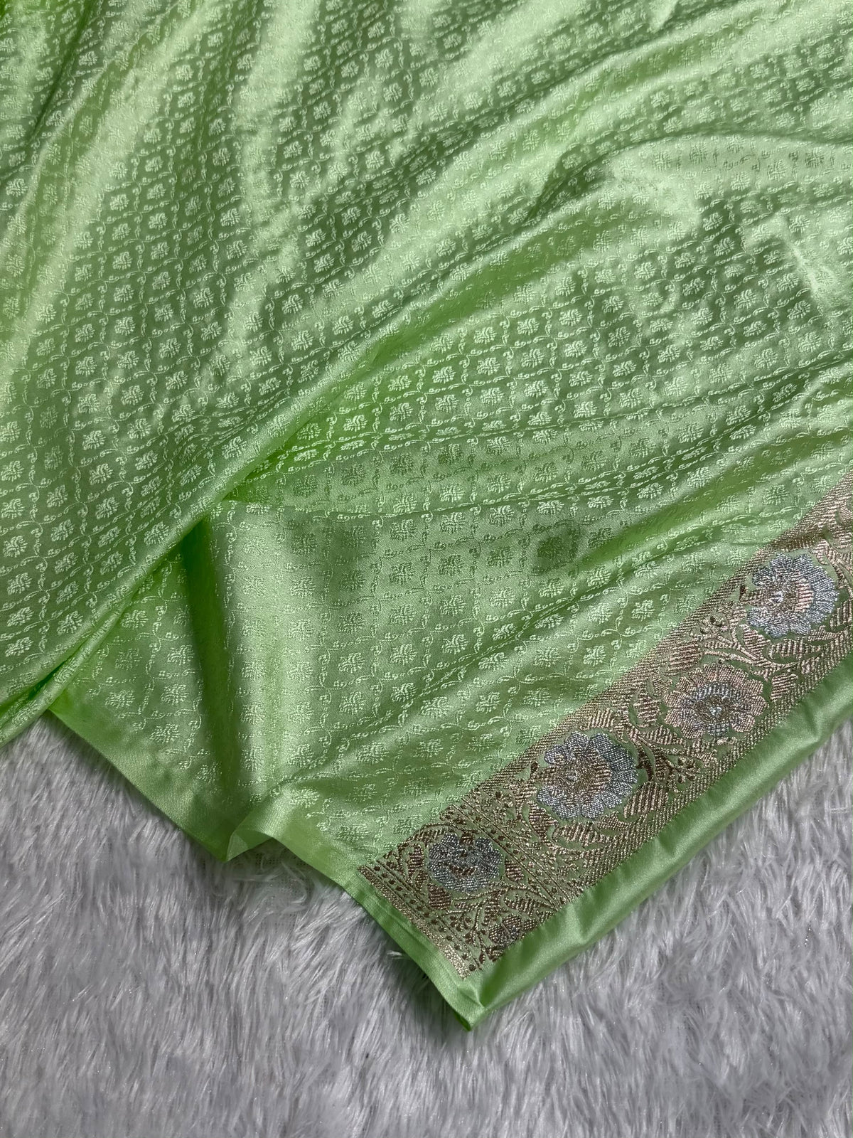 Banarasi Mashru Satin Silk Saree Floral Minakari Jaal Pattern In Pastel Pista Shades MSC11