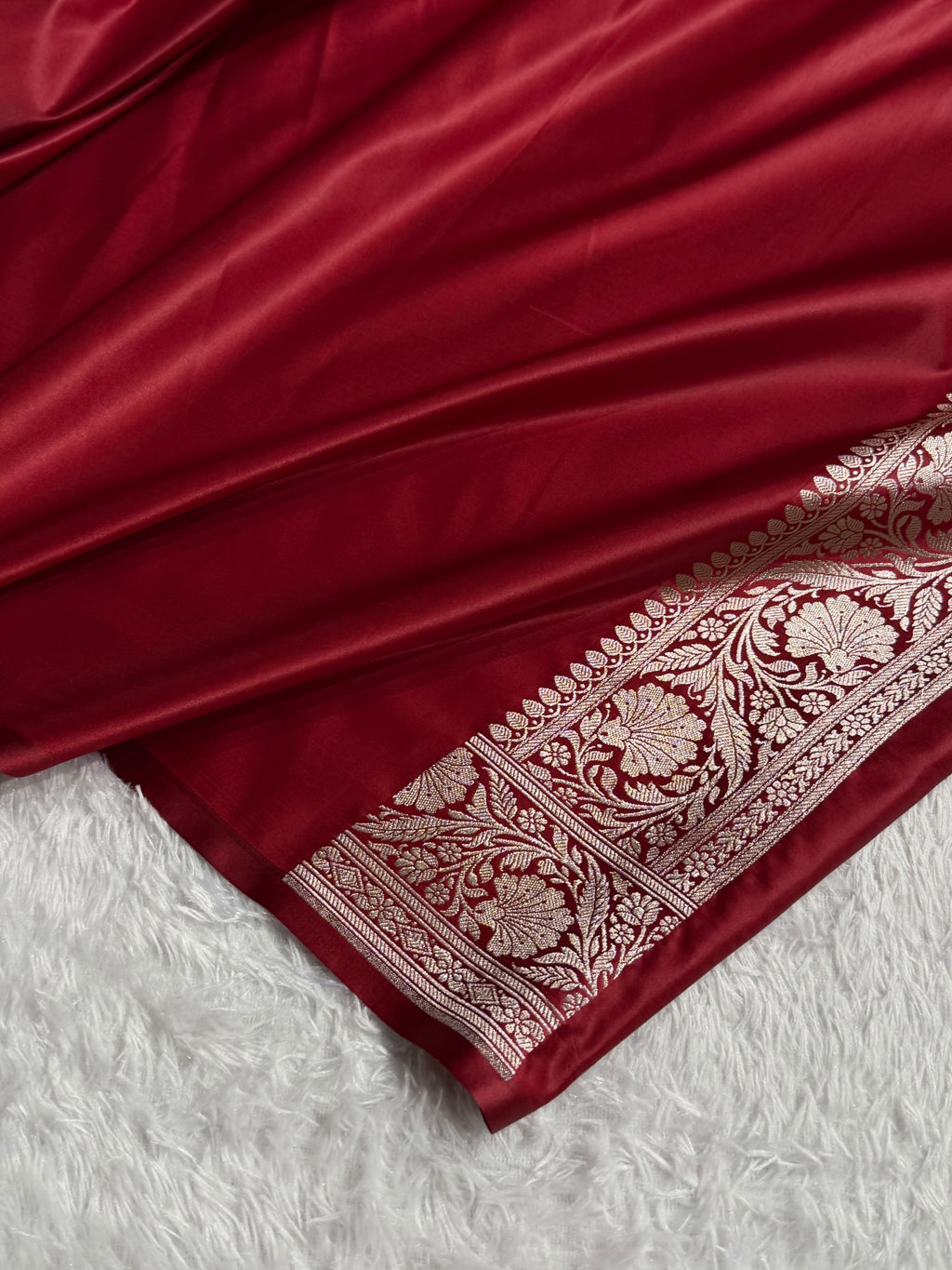 Banarasi Mashru Satin Silk Saree Booti Pattern in Maroon Shades MSK06