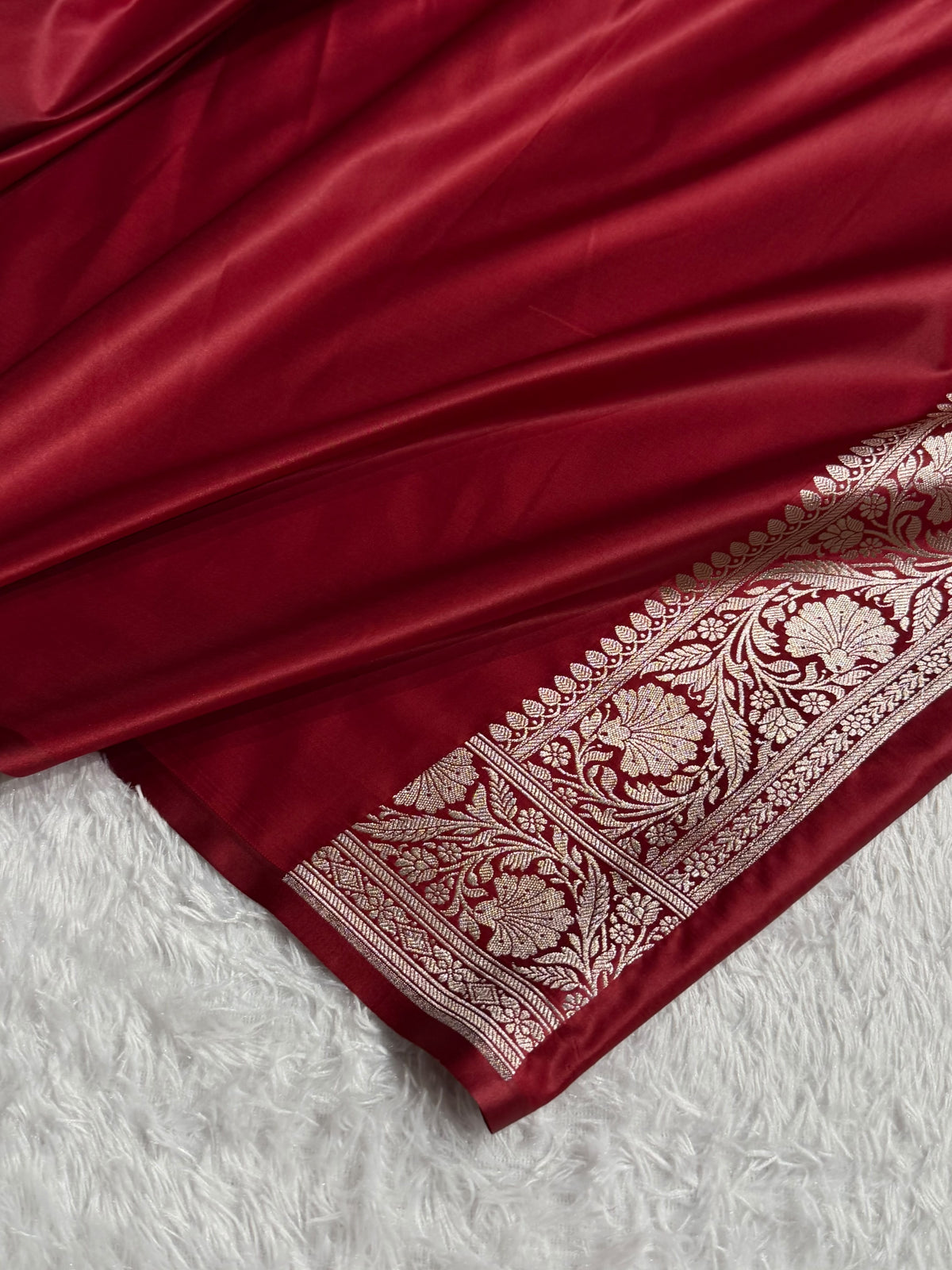 Banarasi Mashru Satin Silk Saree Booti Pattern in Maroon Shades MSK06