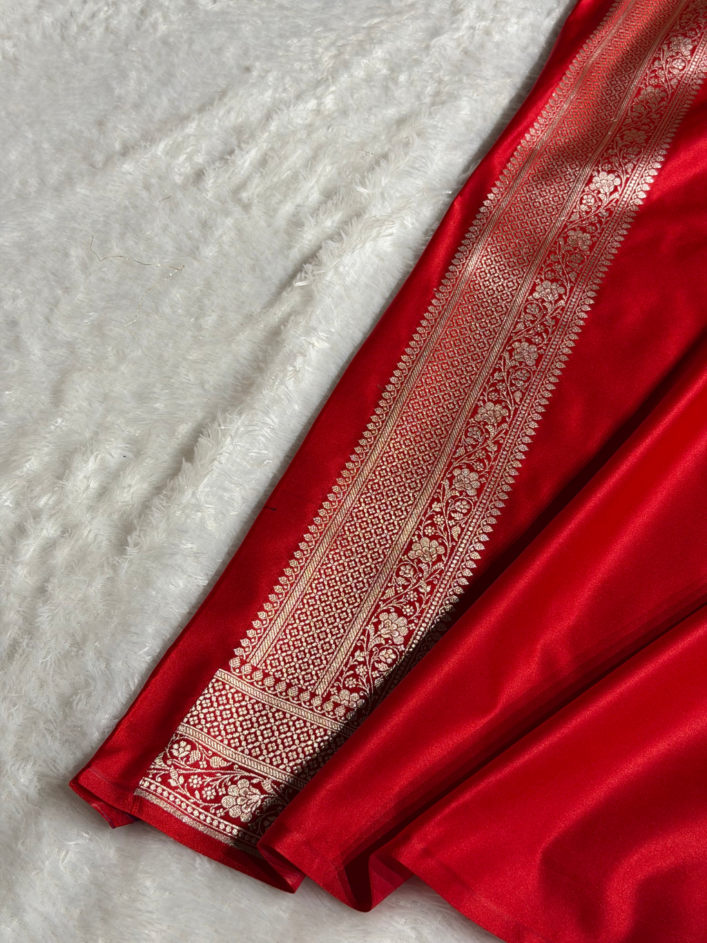 Banarasi Mashru Satin Silk Saree Minakari Boota Pattern In Red Shades MSK37