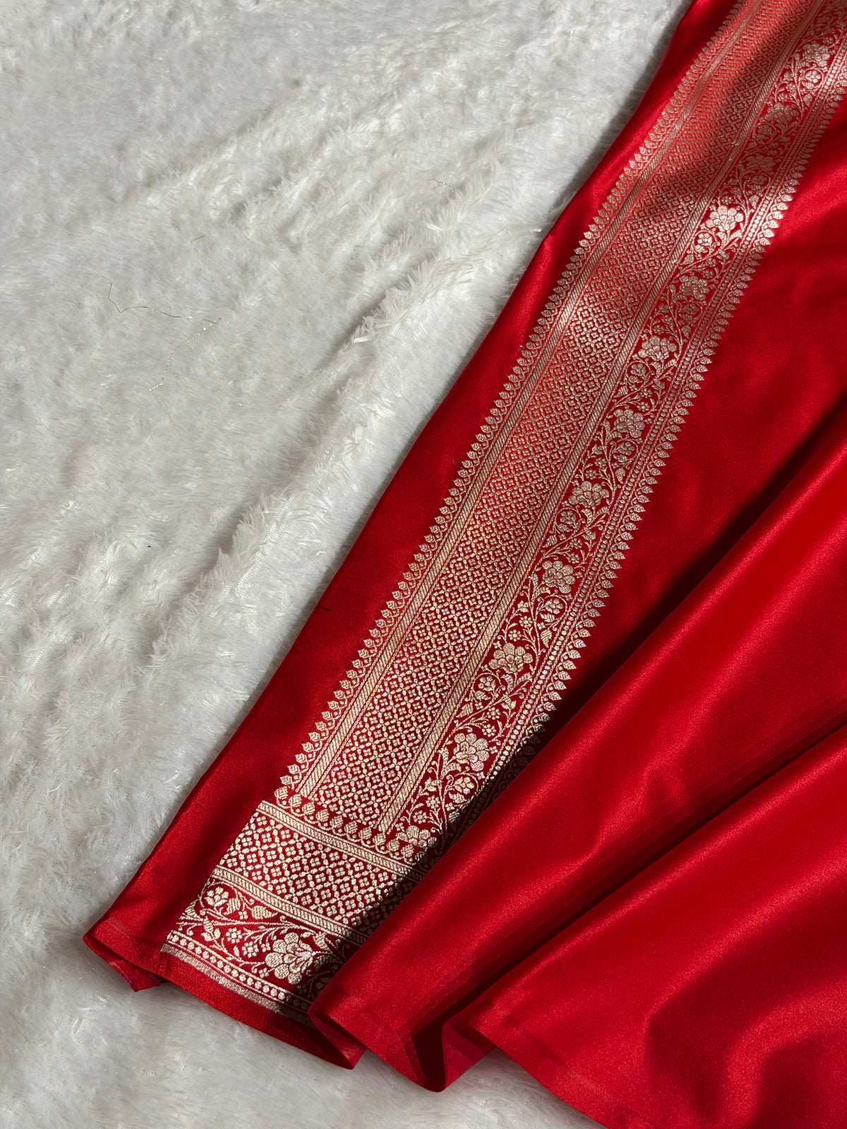 Banarasi Mashru Satin Silk Saree Minakari Boota Pattern In Red Shades MSK37