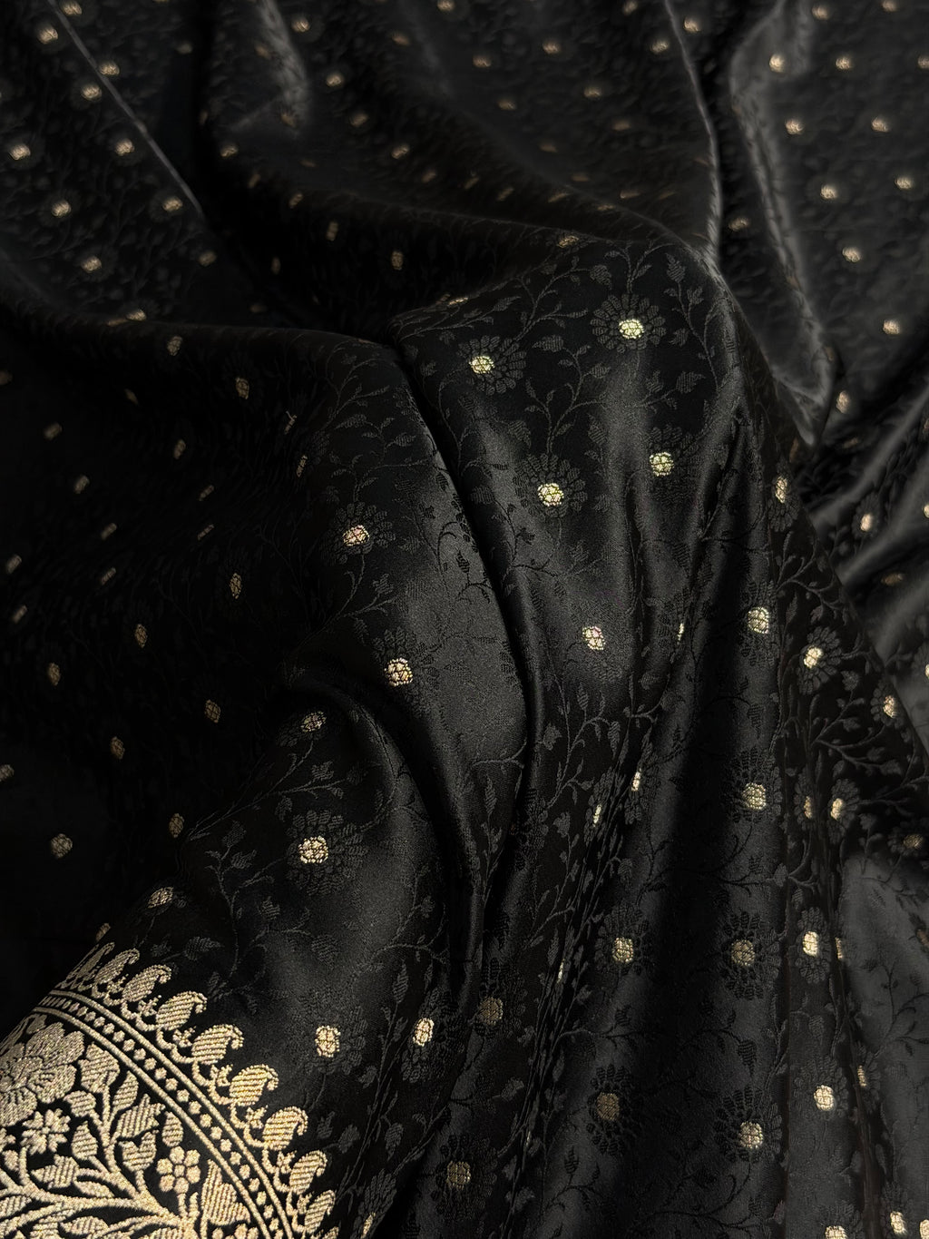 Banarasi Mashru Satin Silk Saree Tanchoi  Pattern in Black Shades MSC04
