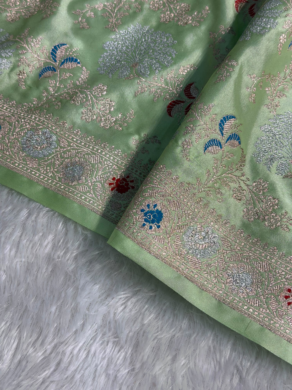 Banarasi Mashru Satin Silk Saree Floral Minakari Jaal Pattern In Pastel Pista Shades MSC11