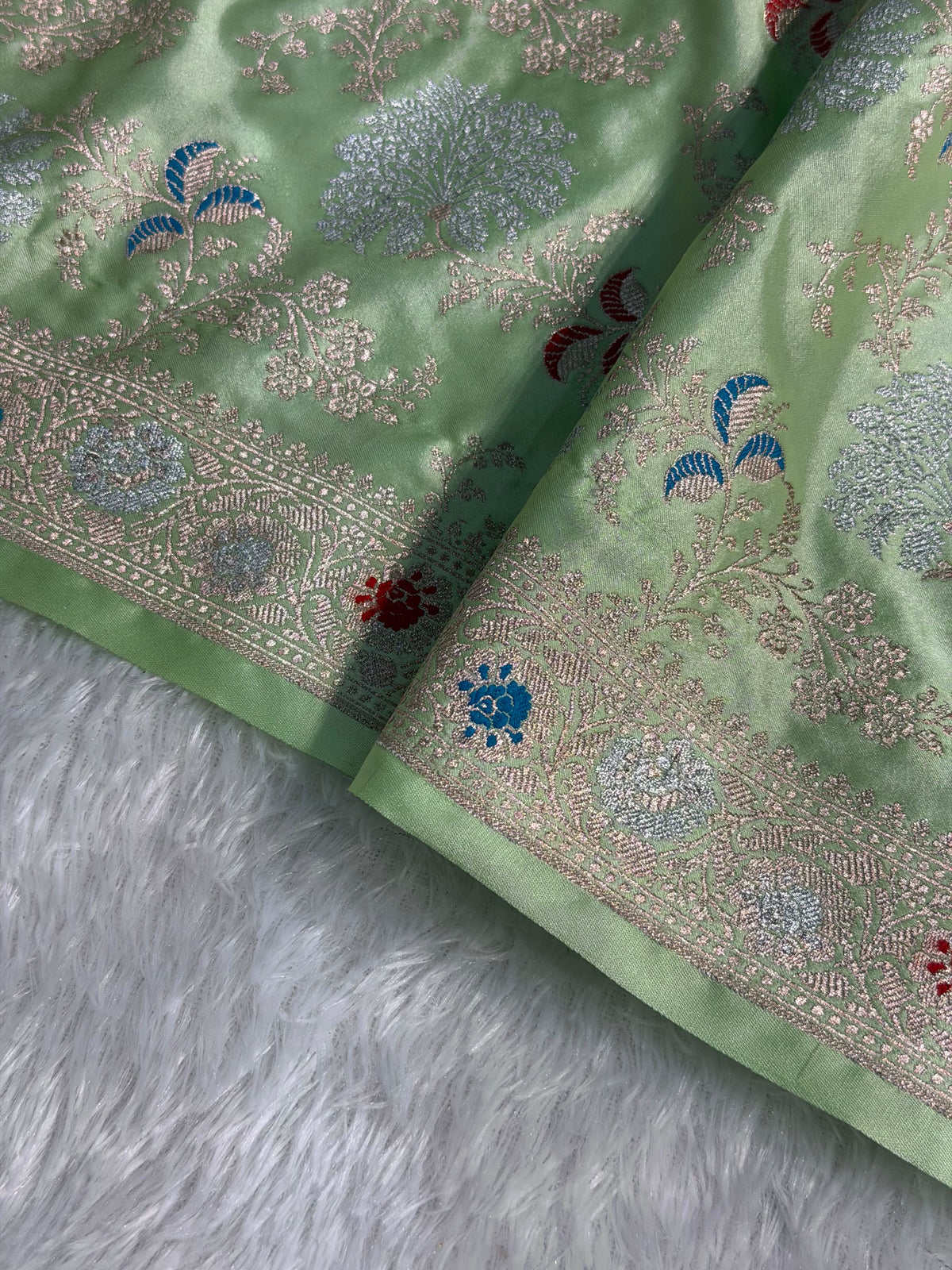 Banarasi Mashru Satin Silk Saree Floral Minakari Jaal Pattern In Pastel Pista Shades MSC11