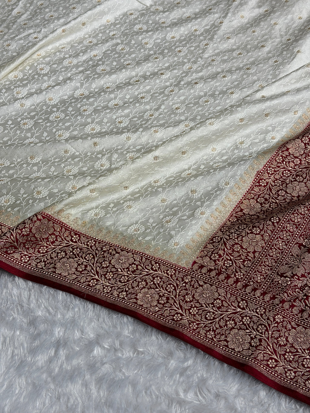 Banarasi Mashru Satin Silk Saree Tanchoi  Pattern Contrast Ivory & Maroon Shades MSC04