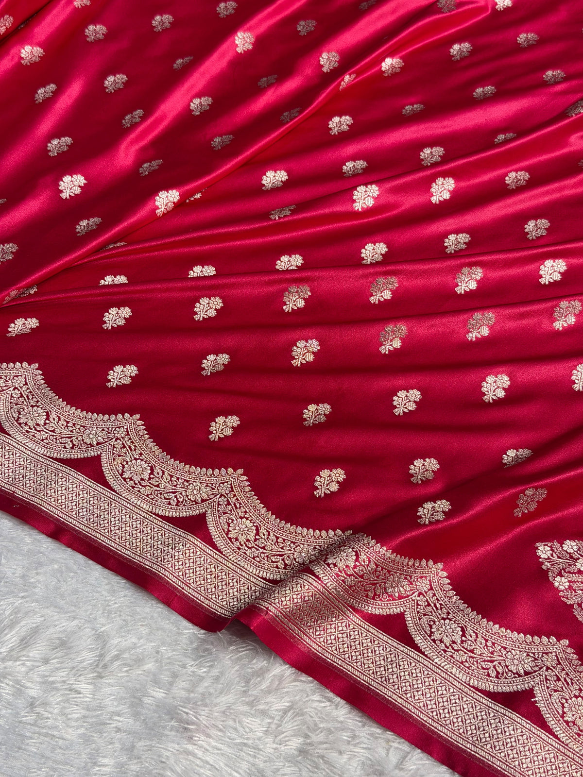 Banarasi Mashru Satin Silk Saree Floral Booti Scallop Pattern In Rani Pink Shades MSC07