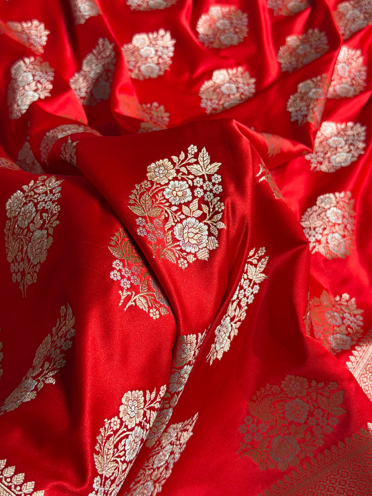 Banarasi Mashru Satin Silk Saree Minakari Boota Pattern In Red Shades MSK37