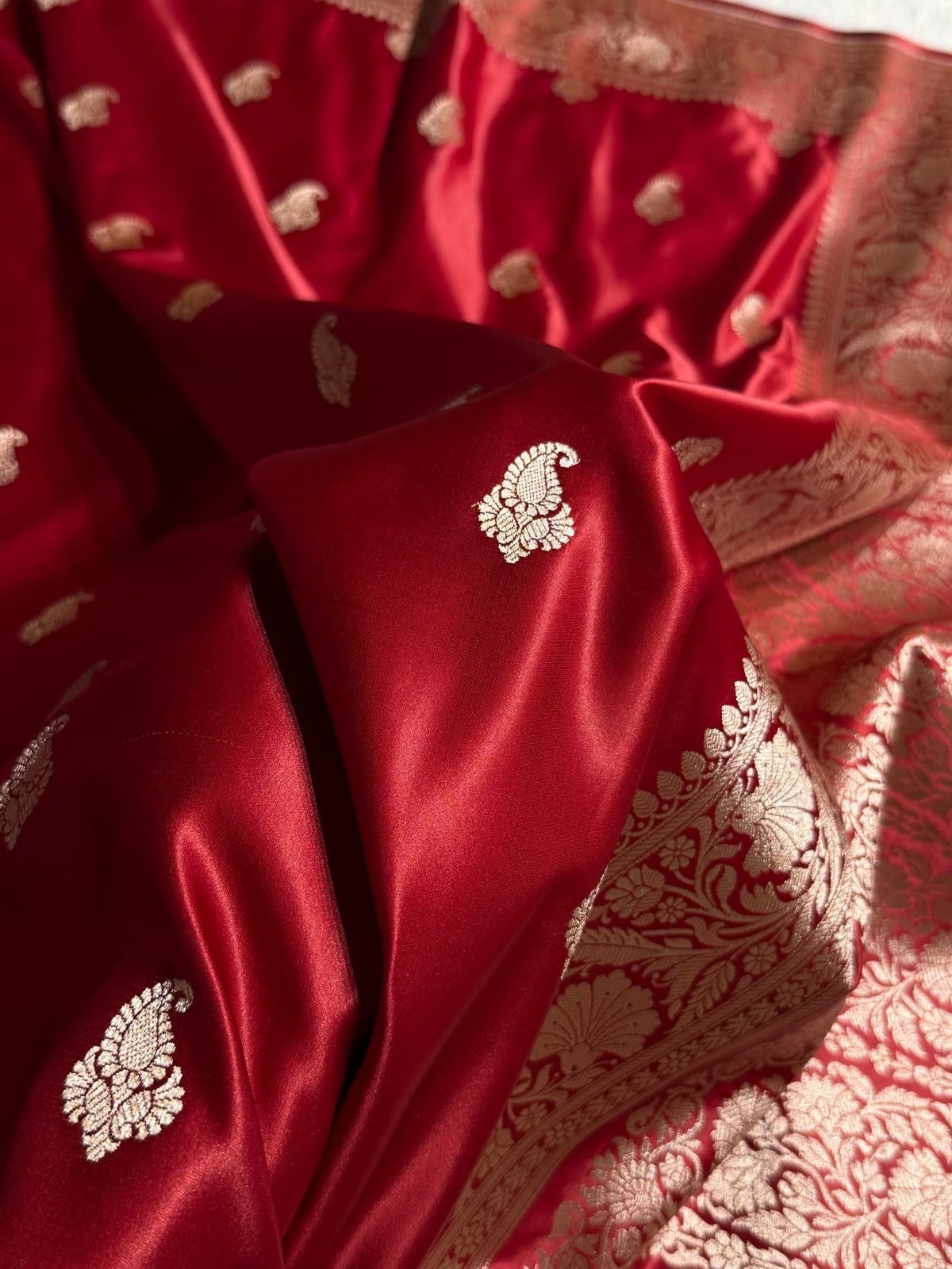 Banarasi Mashru Satin Silk Saree Booti Pattern in Maroon Shades MSK06
