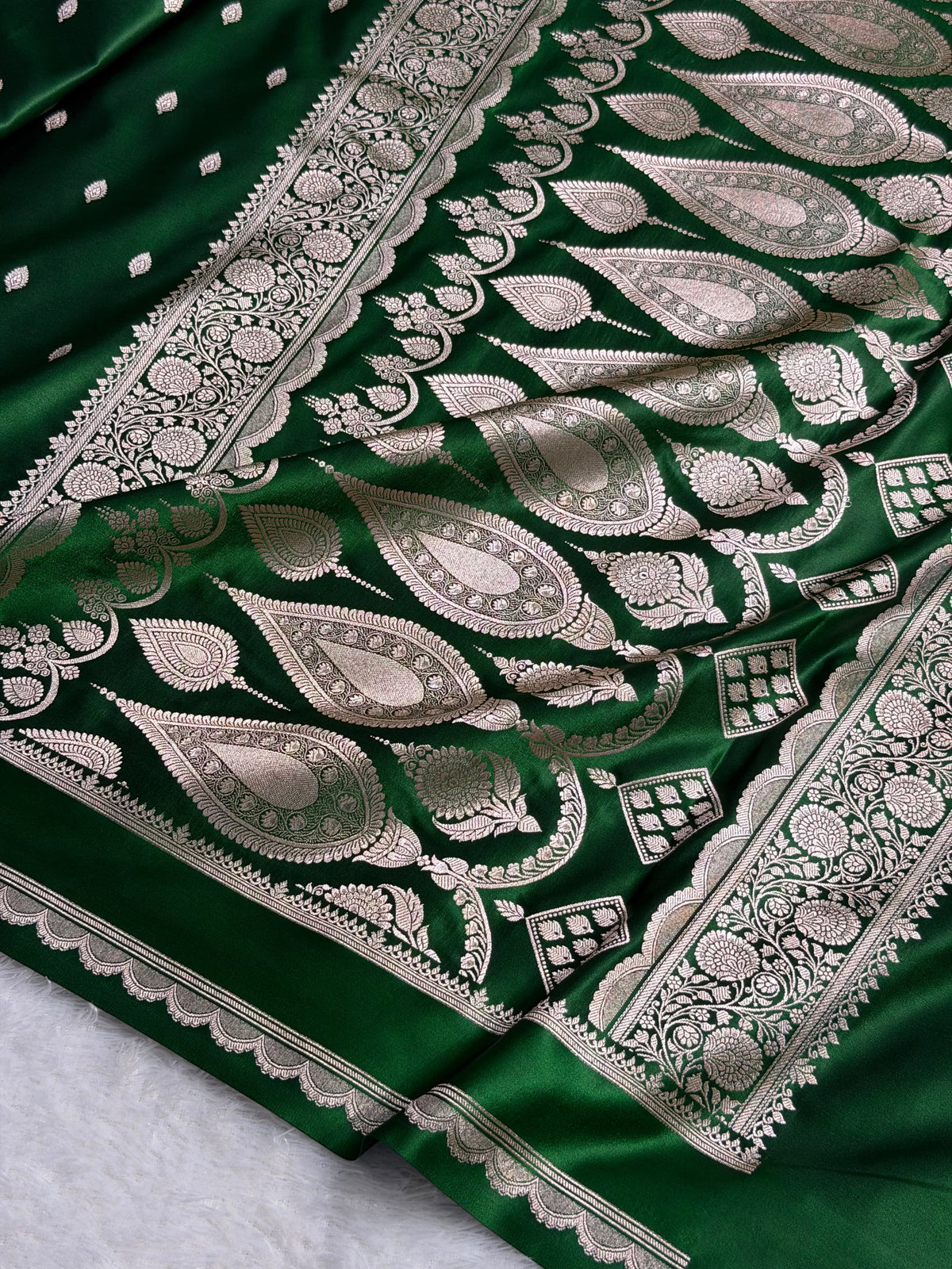 Banarasi Satin Katan Silk Saree Booti Pattern in Bottle Green Shades SK03