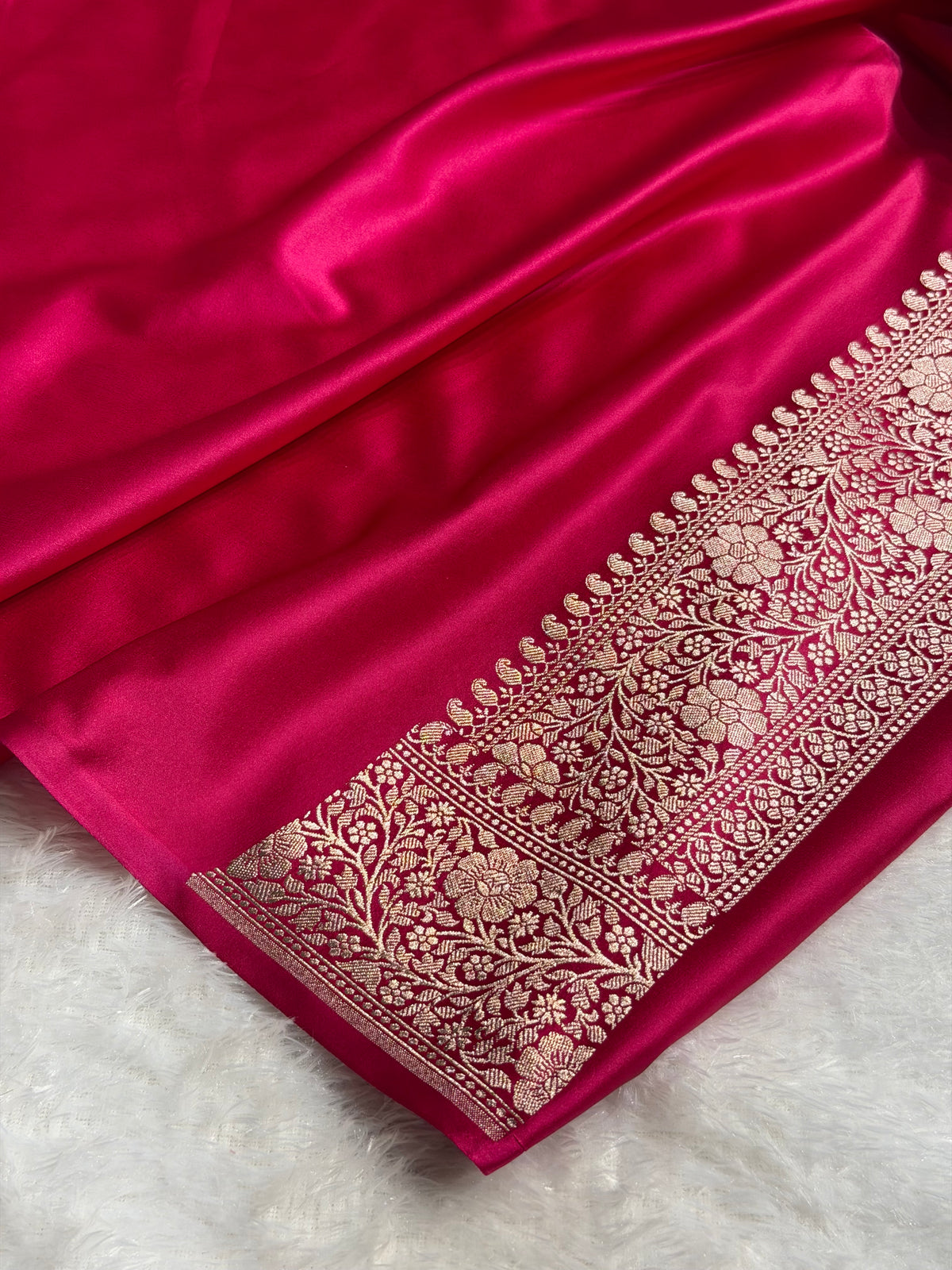 Banarasi Mashru Satin Silk Saree Tanchoi  Pattern Contrast Navy Blue & Rani Shades MSC04