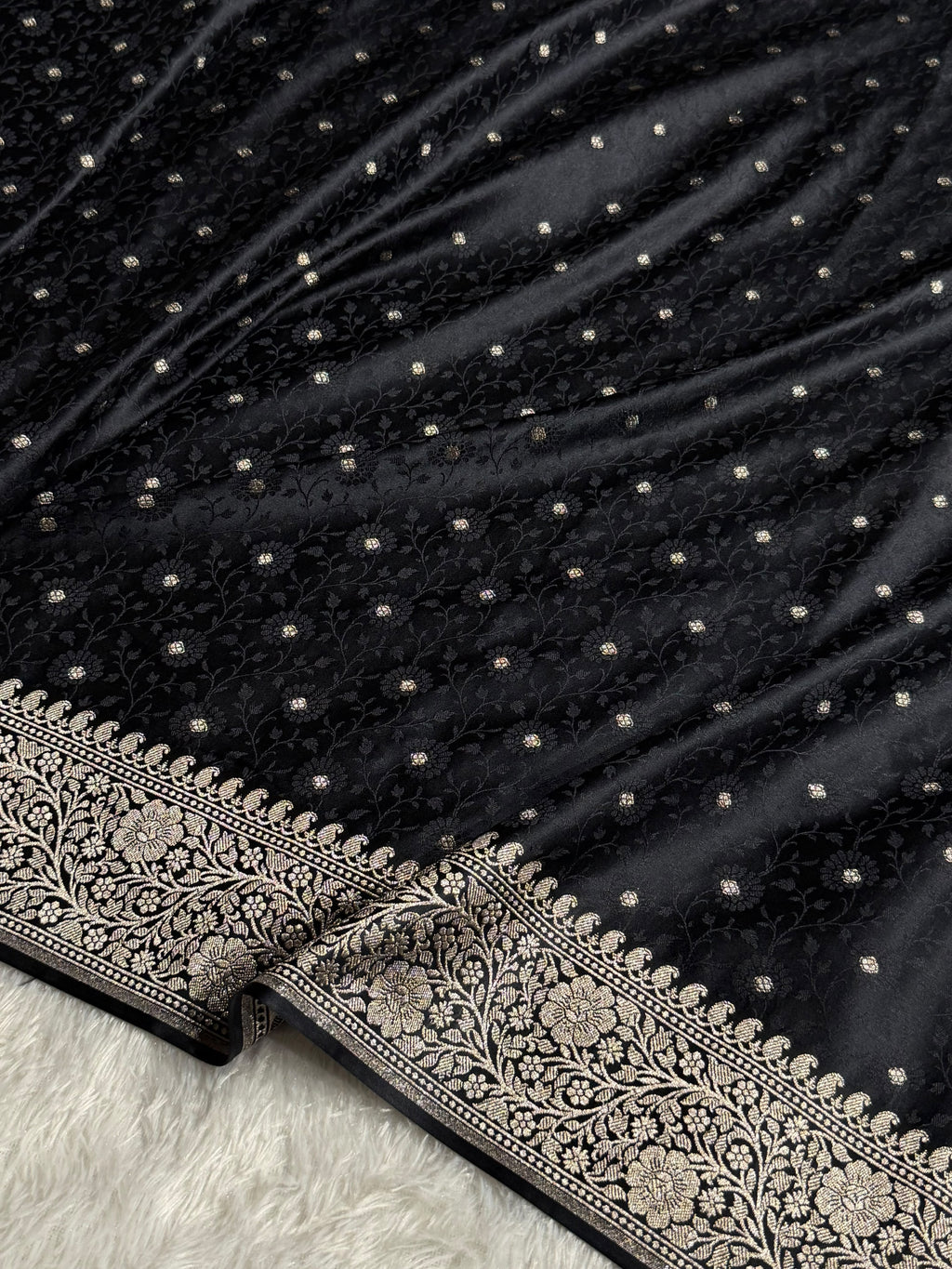 Banarasi Mashru Satin Silk Saree Tanchoi  Pattern in Black Shades MSC04