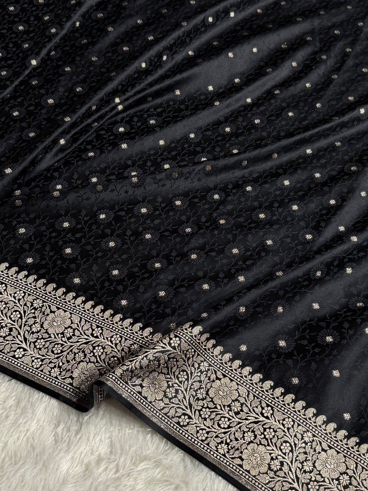 Banarasi Mashru Satin Silk Saree Tanchoi  Pattern in Black Shades MSC04