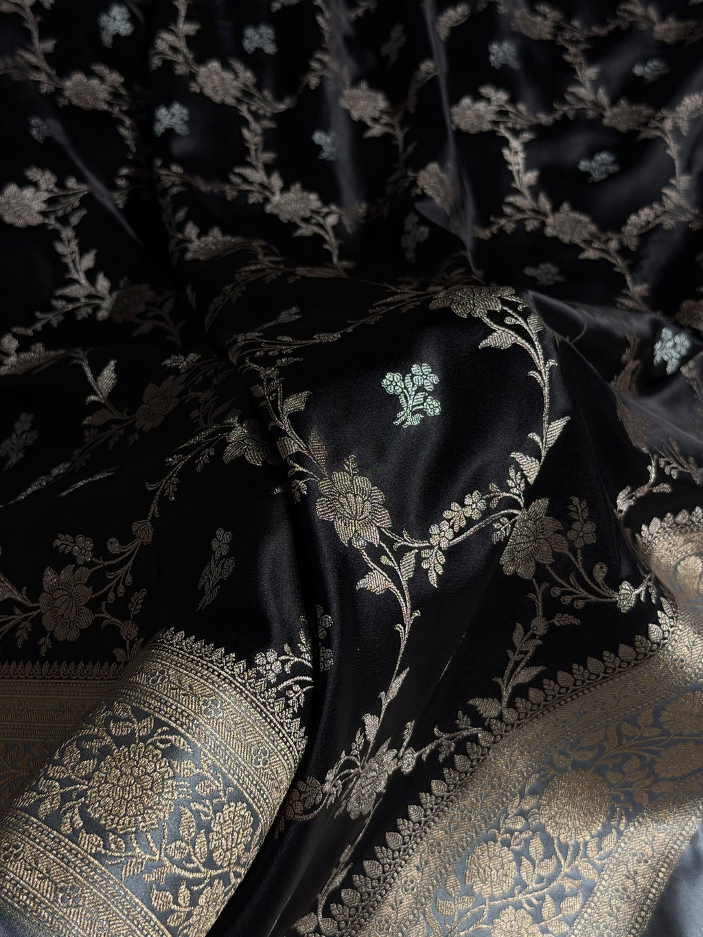Banarasi Mashru Satin Silk Saree Minakari Floral Jaal Pattern In Black With Grey Shades MSC14