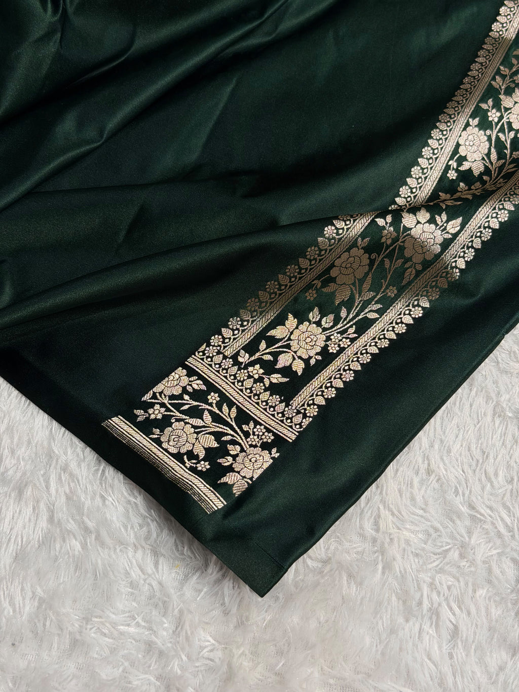 Banarasi Mashru Satin Silk Saree Cross Pattern Bottle Green Shades MSK12