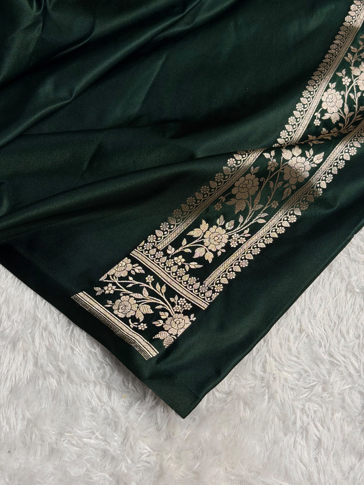 Banarasi Mashru Satin Silk Saree Cross Pattern Bottle Green Shades MSK12