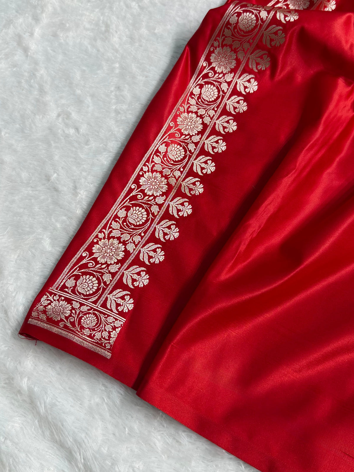 Banarasi Mashru Satin Silk Saree Booti Pattern Red Shades MSK14