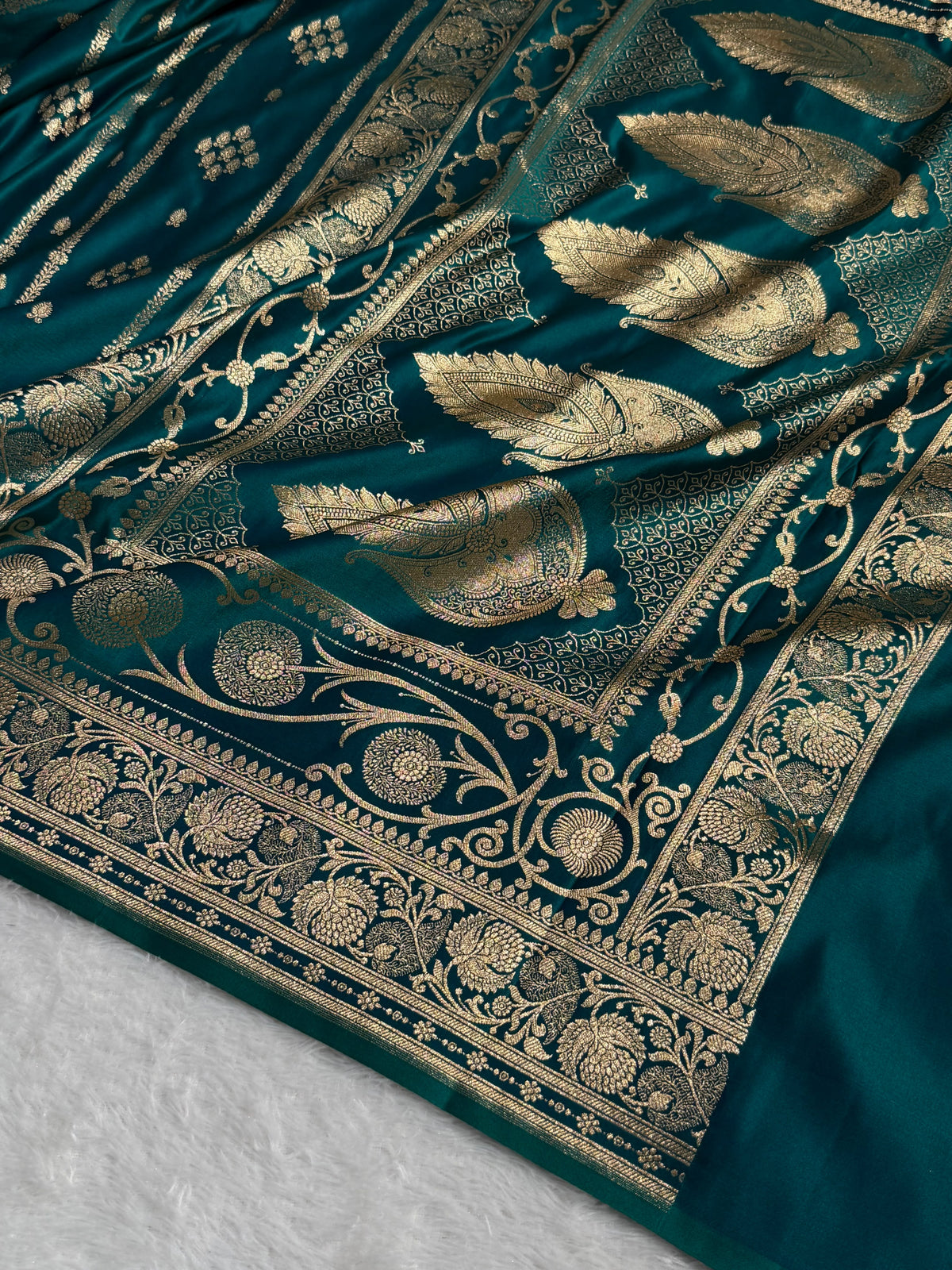 Banarasi Satin Katan Silk Saree Striped Pattern in Peacock Shades SK06
