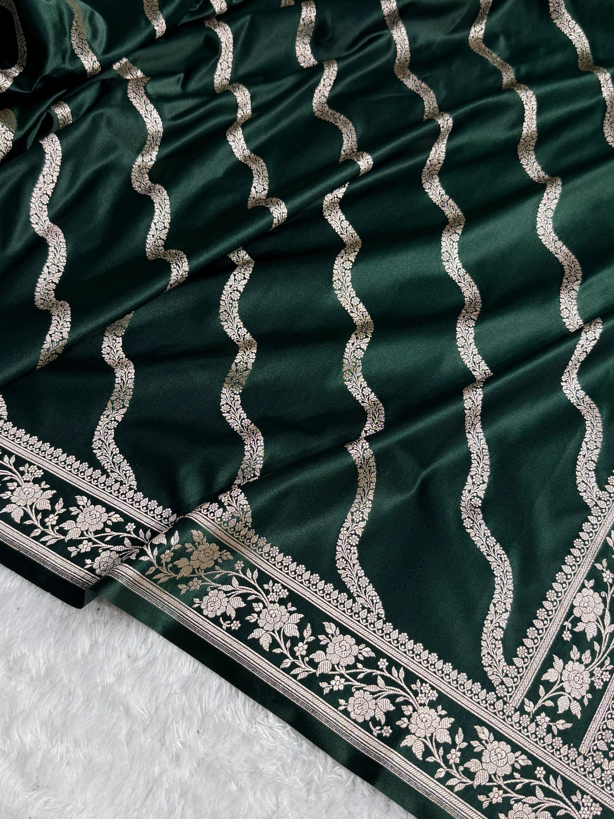 Banarasi Mashru Satin Silk Saree Cross Pattern Bottle Green Shades MSK12