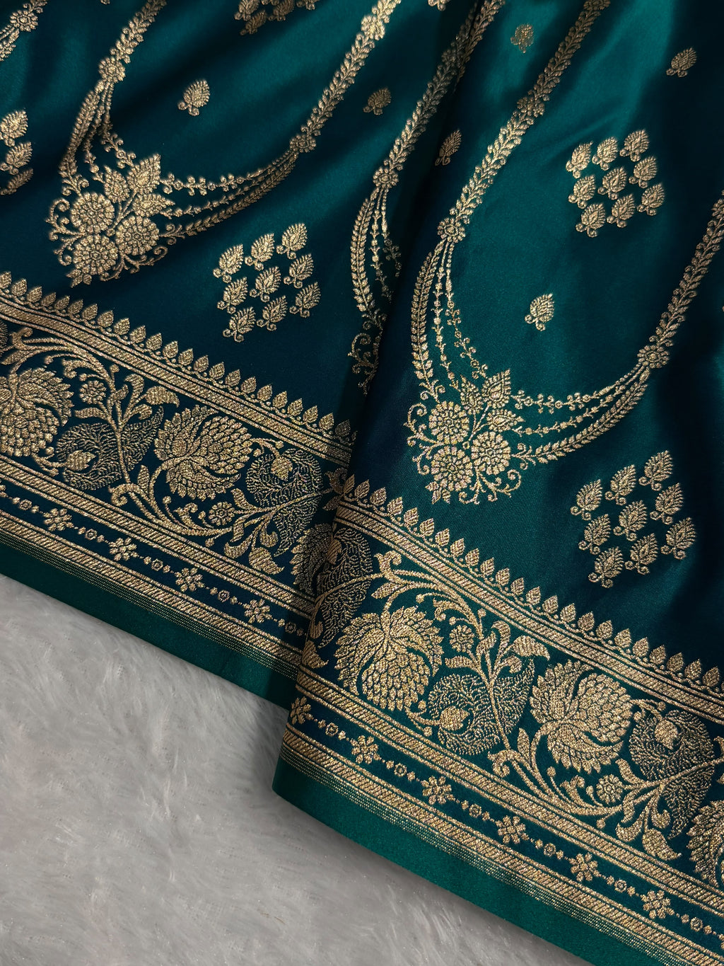 Banarasi Satin Katan Silk Saree Striped Pattern in Peacock Shades SK06