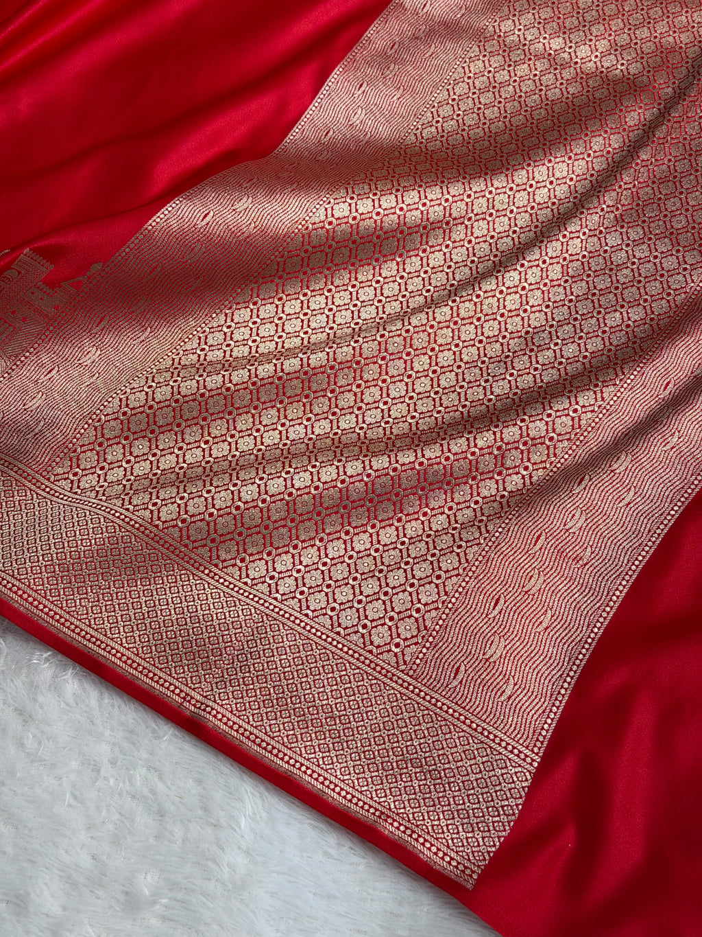 Banarasi Mashru Satin Silk Saree Ghat Pattern Red Shades MSK23