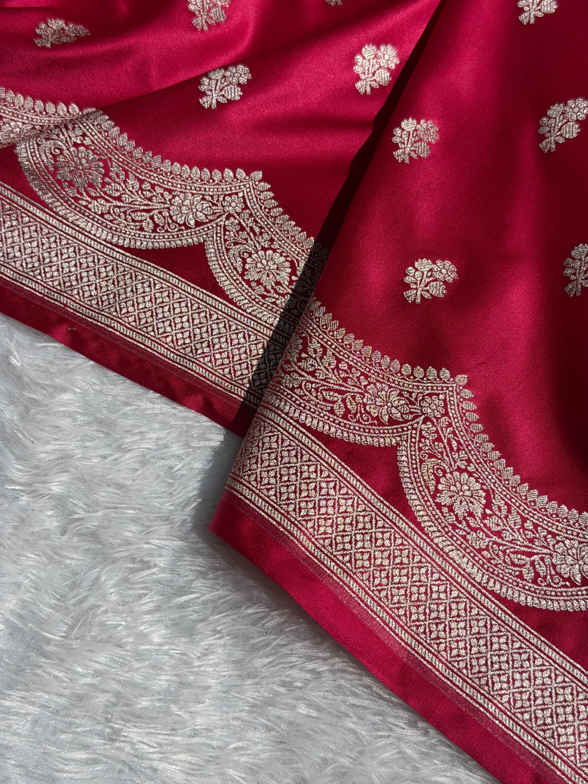 Banarasi Mashru Satin Silk Saree Floral Booti Scallop Pattern In Rani Pink Shades MSC07