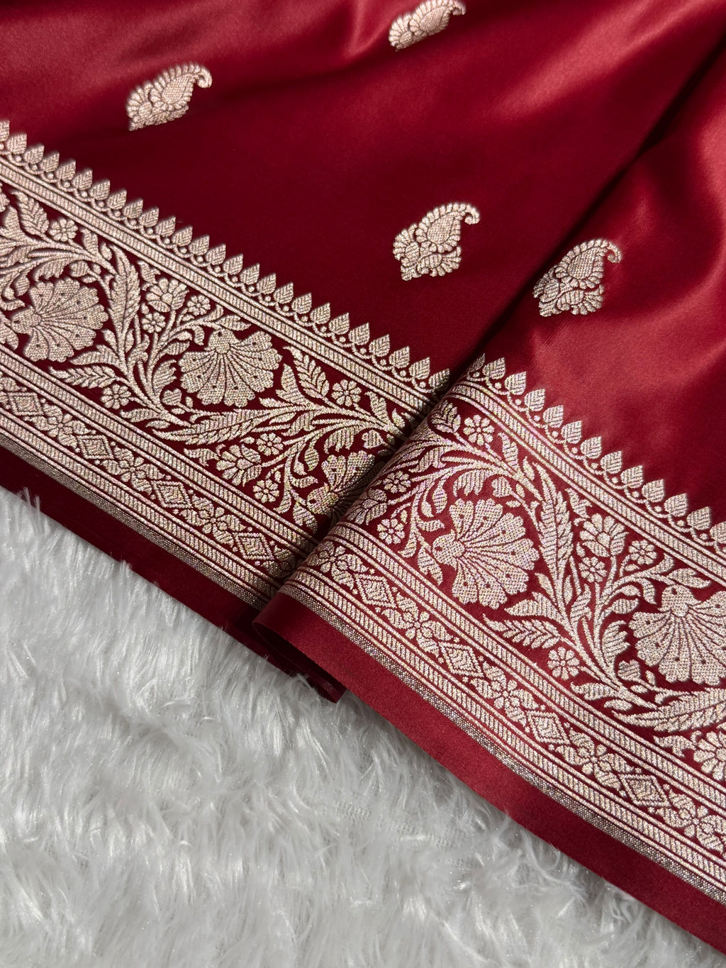 Banarasi Mashru Satin Silk Saree Booti Pattern in Maroon Shades MSK06