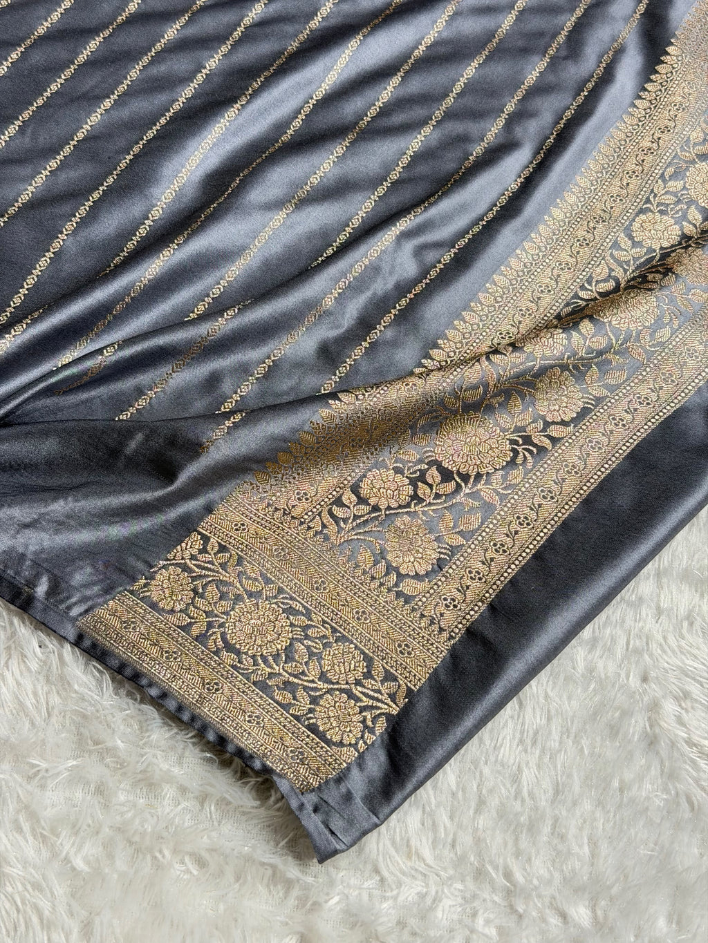 Banarasi Mashru Satin Silk Saree Minakari Floral Jaal Pattern In Black With Grey Shades MSC14