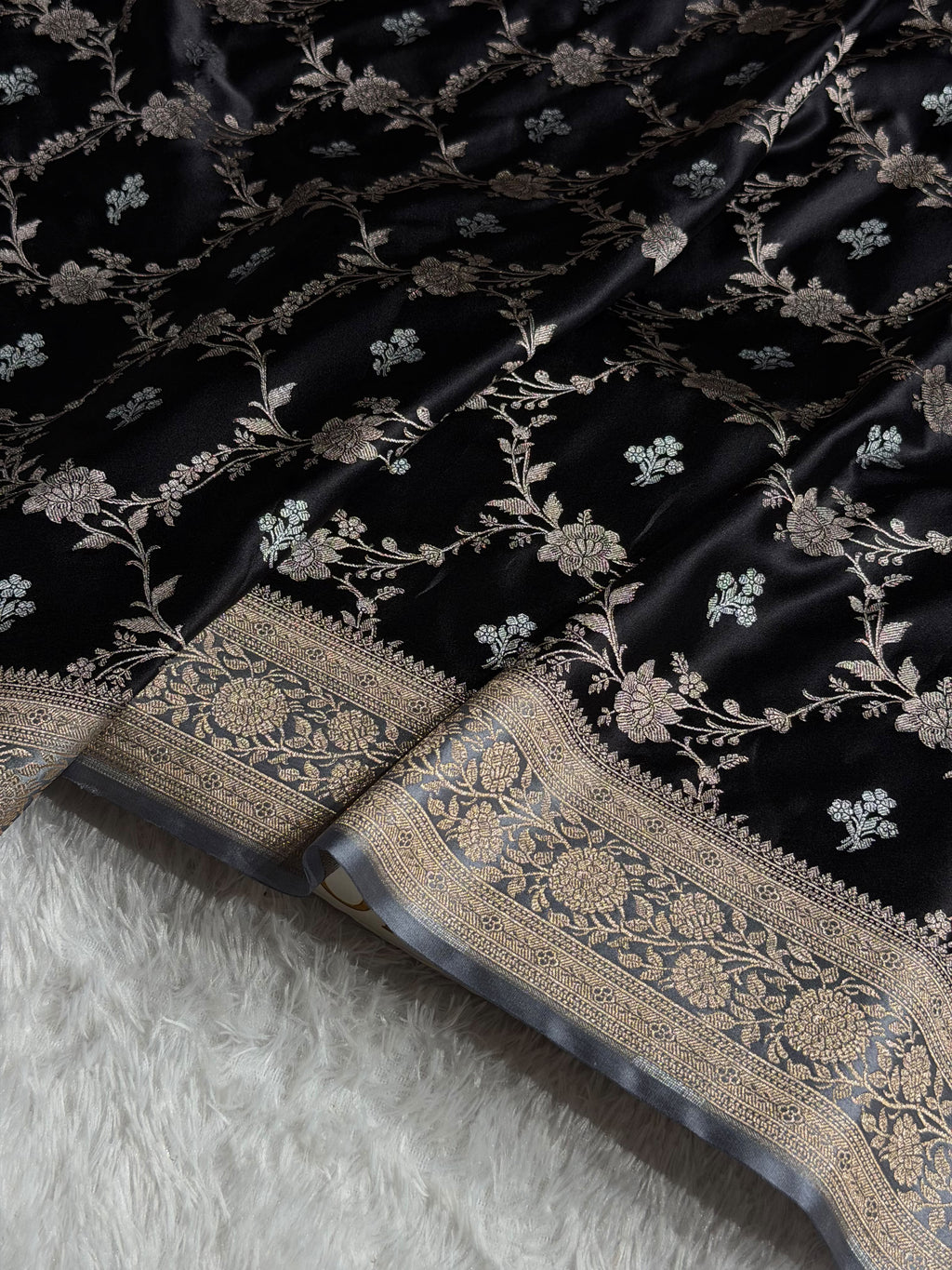 Banarasi Mashru Satin Silk Saree Minakari Floral Jaal Pattern In Black With Grey Shades MSC14