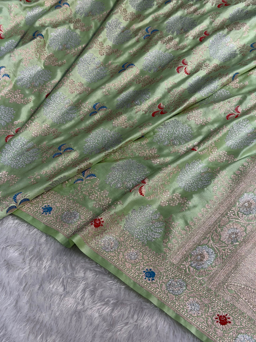 Banarasi Mashru Satin Silk Saree Floral Minakari Jaal Pattern In Pastel Pista Shades MSC11