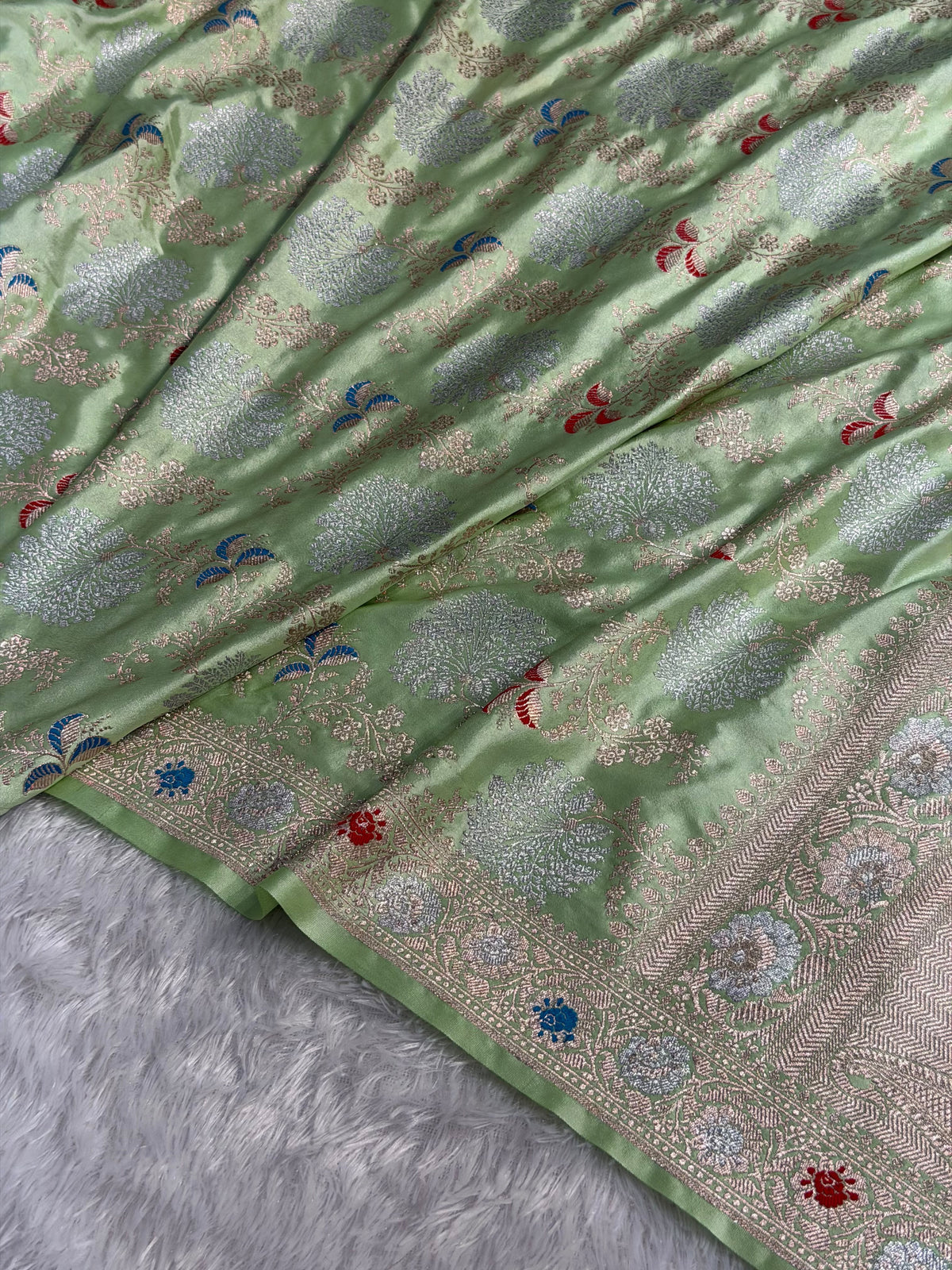 Banarasi Mashru Satin Silk Saree Floral Minakari Jaal Pattern In Pastel Pista Shades MSC11