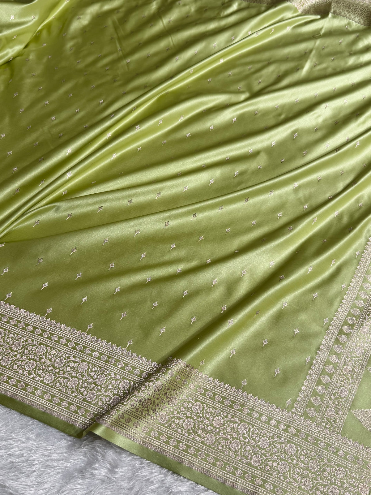 Banarasi Mashru Satin Silk Saree Booti Pattern Pista Shades MSK27