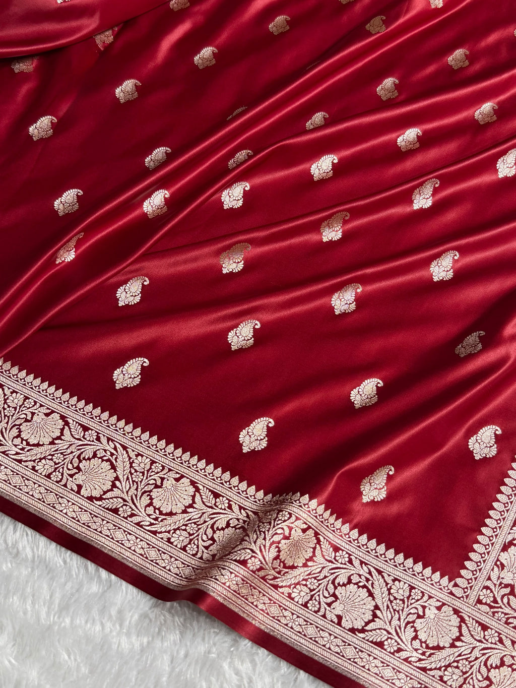 Banarasi Mashru Satin Silk Saree Booti Pattern in Maroon Shades MSK06