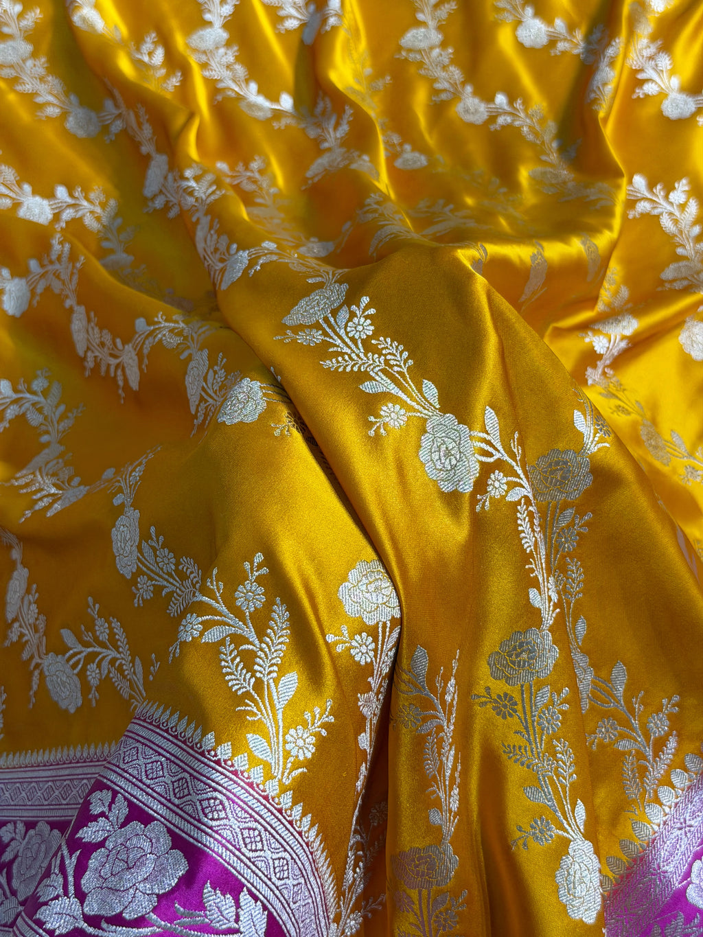 Banarasi Contrast Mashru Satin Silk Saree Floral Cross Pattern In Mustard & Rani Shades MSC16