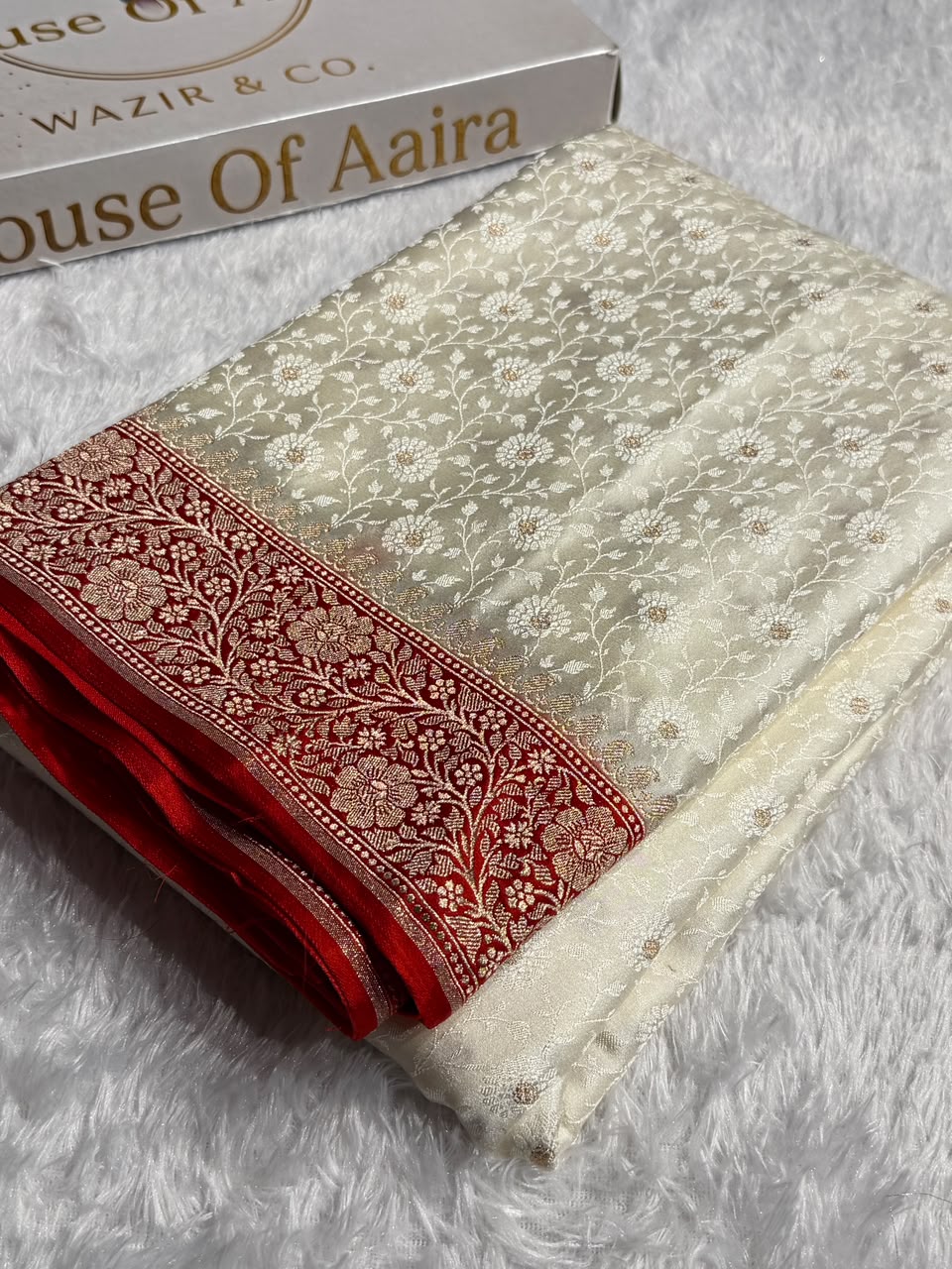 Banarasi Mashru Satin Silk Saree Tanchoi  Pattern Contrast Ivory & Red Shades MSC04