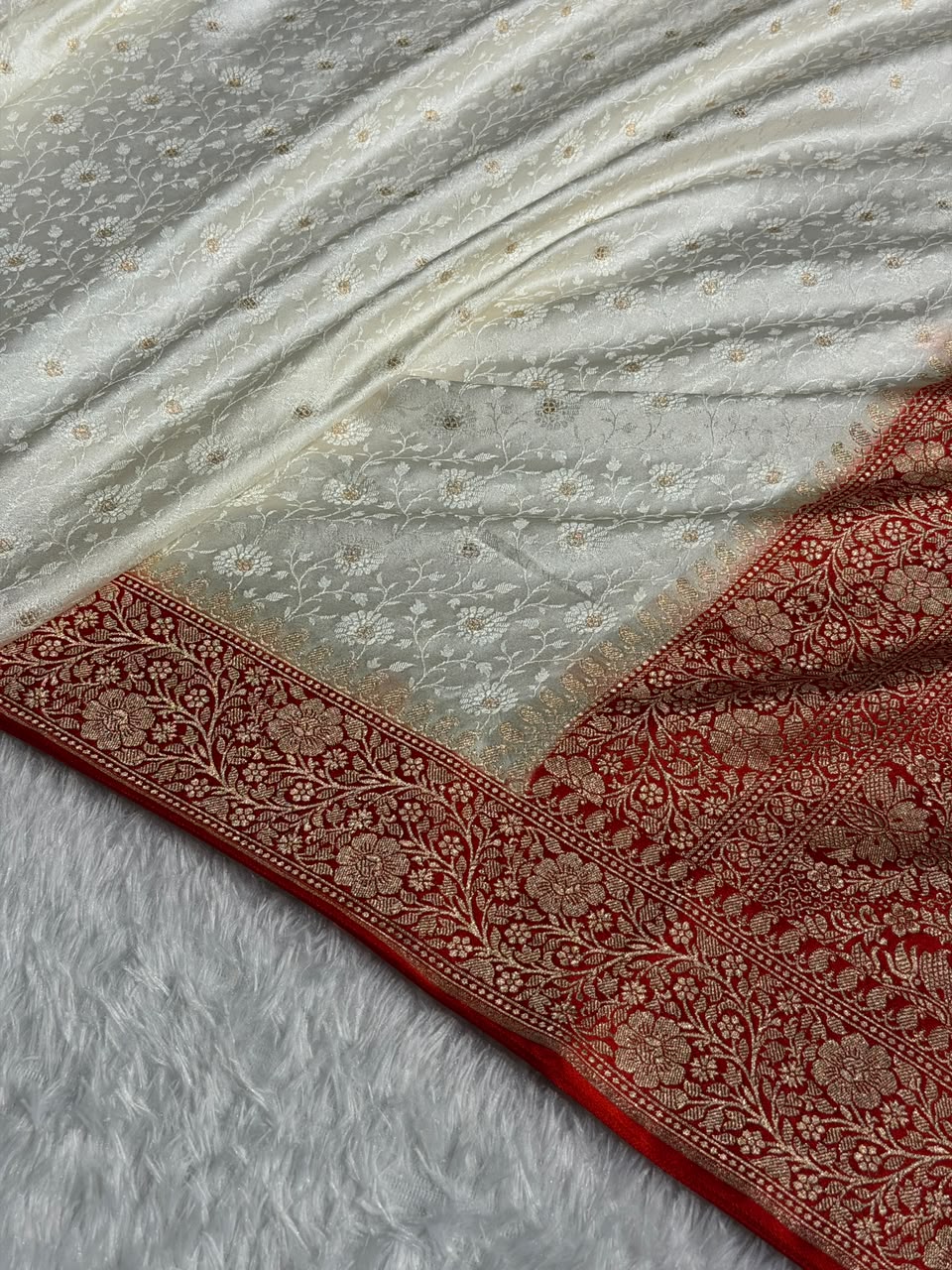 Banarasi Mashru Satin Silk Saree Tanchoi  Pattern Contrast Ivory & Red Shades MSC04