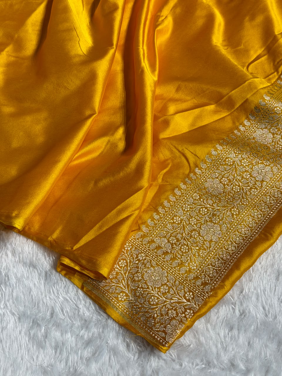 Banarasi Mashru Satin Silk Saree Tanchoi  Pattern Contrast Gold & Tusser Colour MSC04