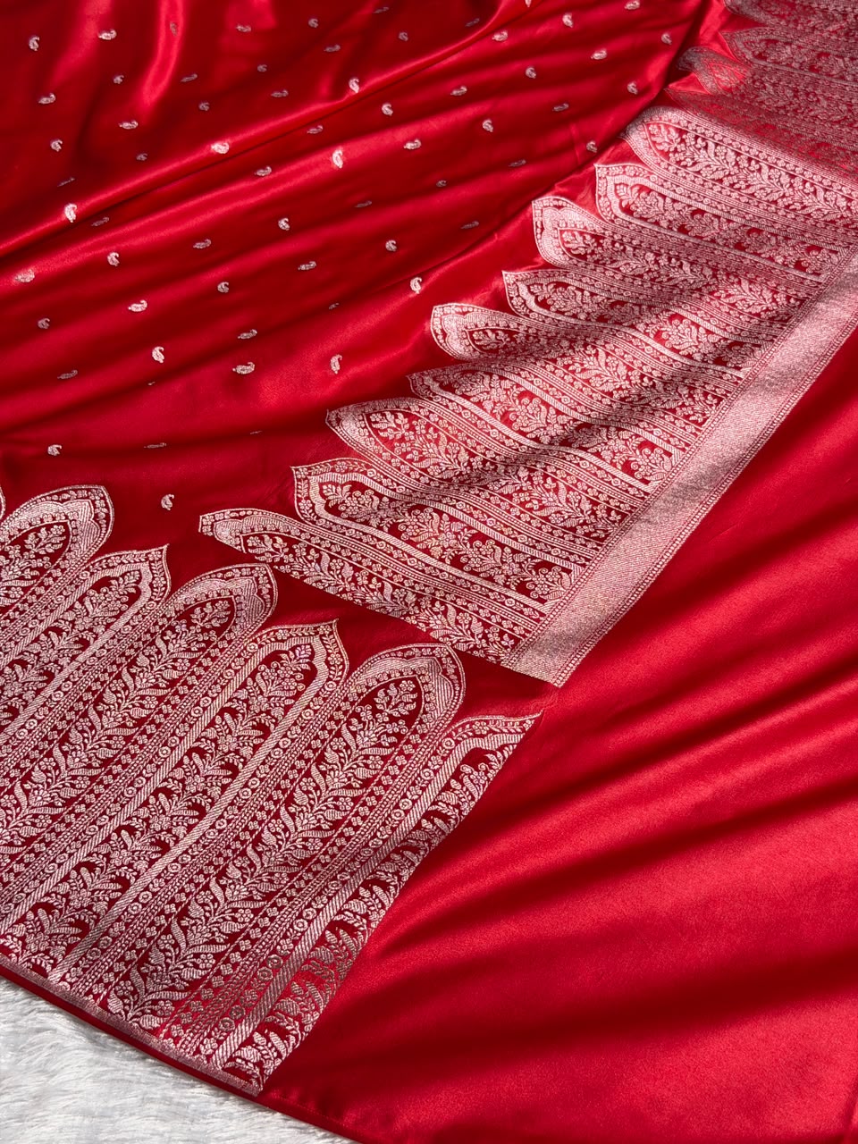 Banarasi Mashru Satin Silk Saree with Scallop Pattern In Red Shades MSC02