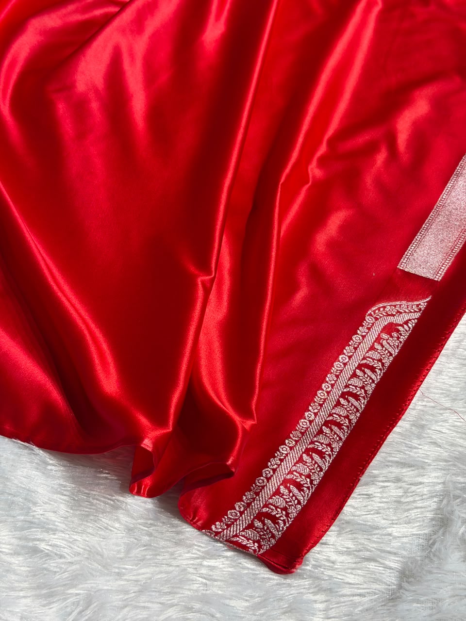 Banarasi Mashru Satin Silk Saree with Scallop Pattern In Red Shades MSC02