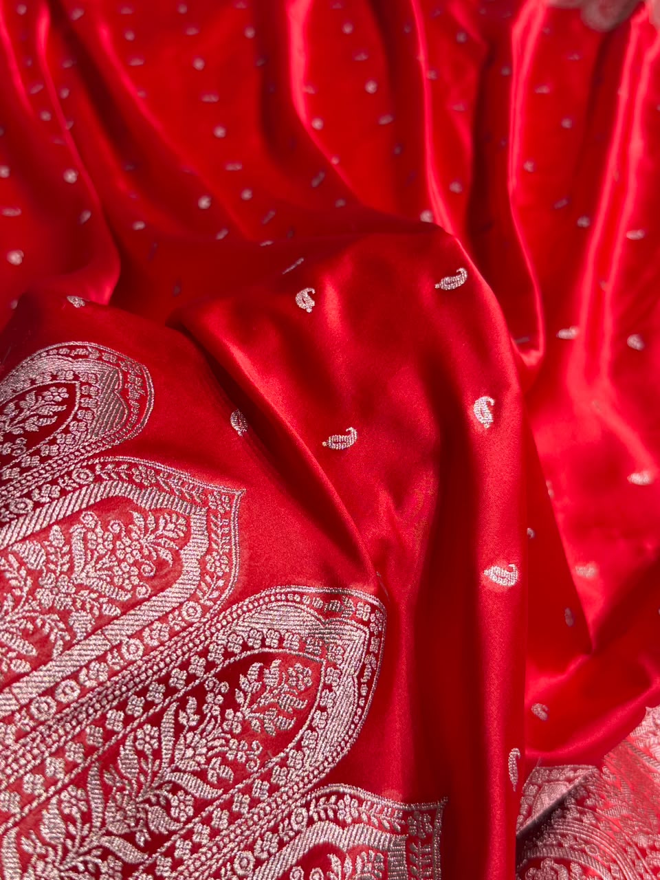 Banarasi Mashru Satin Silk Saree with Scallop Pattern In Red Shades MSC02