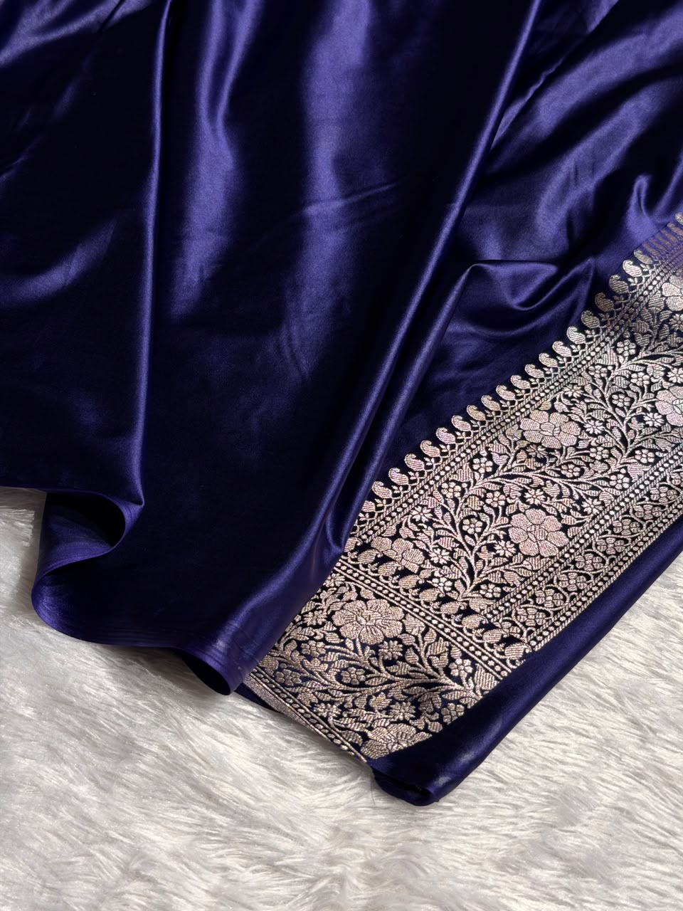 Banarasi Mashru Satin Silk Saree Tanchoi  Pattern in Navy Blue Shades MSC04