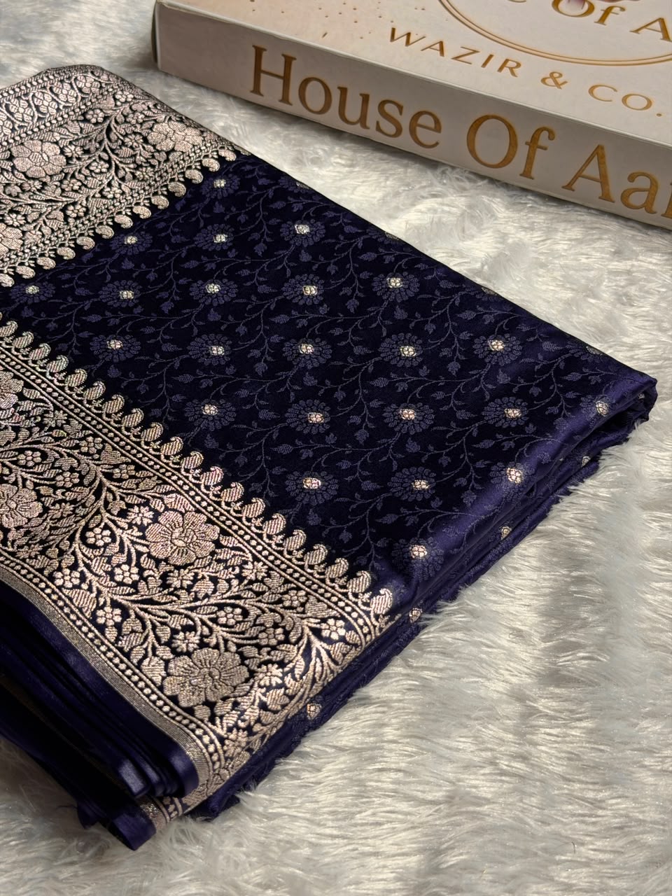 Banarasi Mashru Satin Silk Saree Tanchoi  Pattern in Navy Blue Shades MSC04