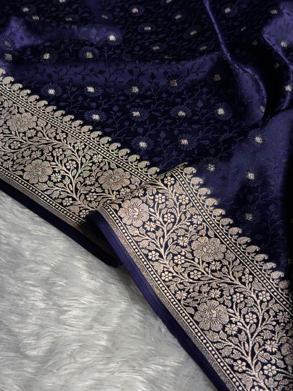 Banarasi Mashru Satin Silk Saree Tanchoi  Pattern in Navy Blue Shades MSC04