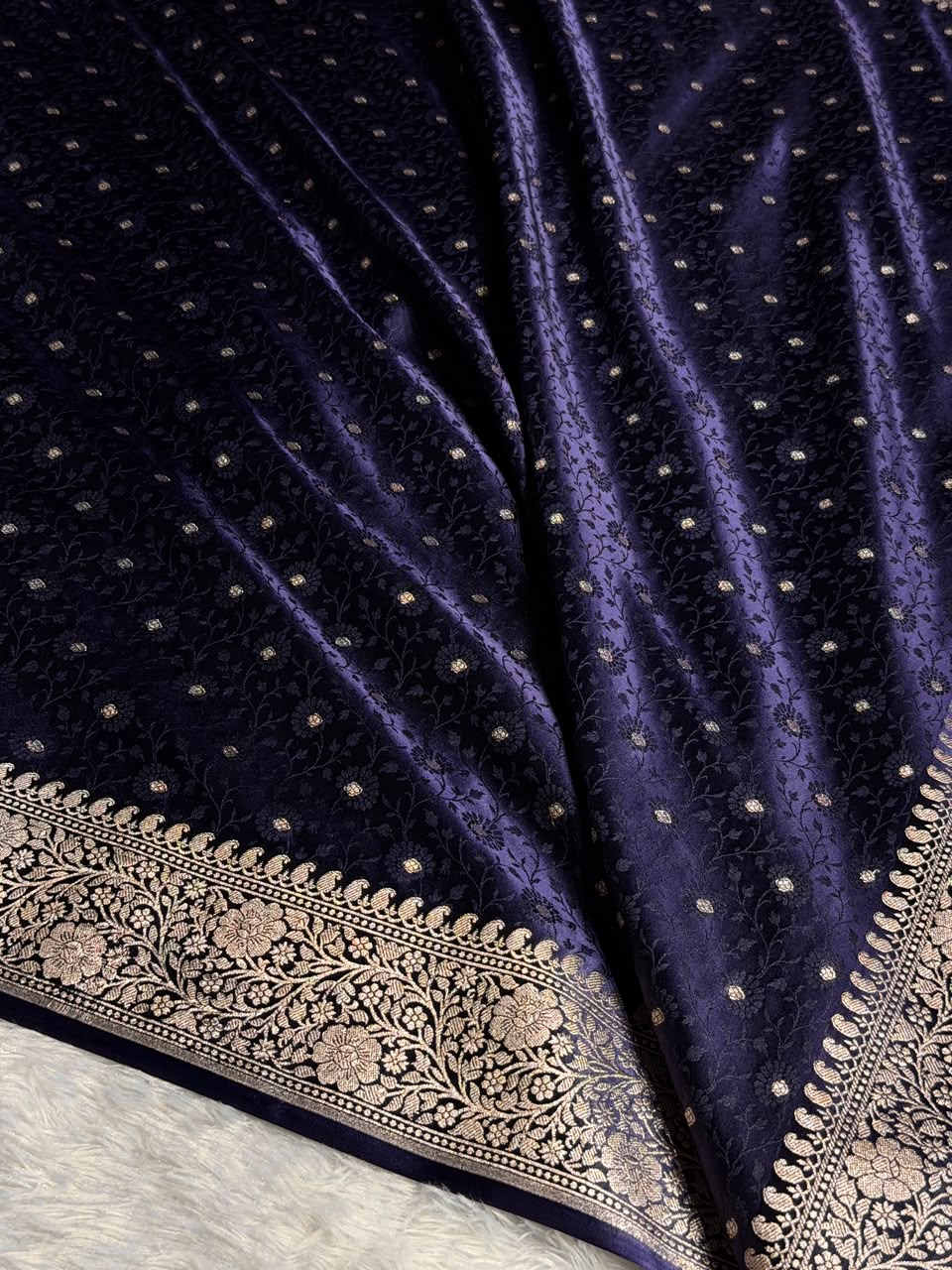 Banarasi Mashru Satin Silk Saree Tanchoi  Pattern in Navy Blue Shades MSC04