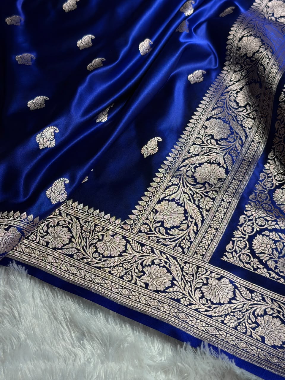 Banarasi Mashru Satin Silk Saree Booti Pattern in Royal Blue Shades MSK06