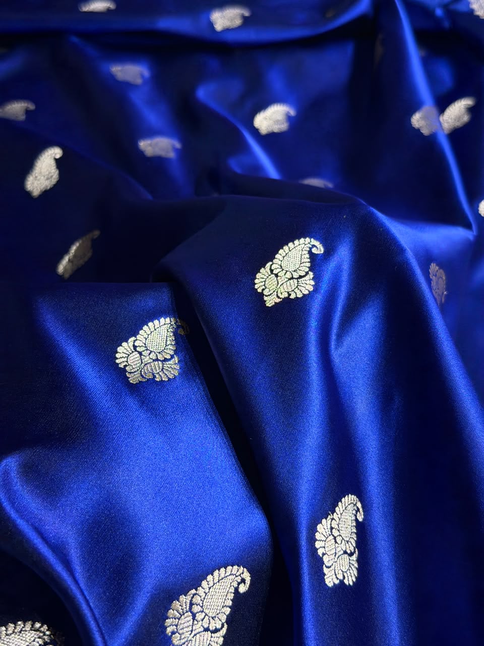 Banarasi Mashru Satin Silk Saree Booti Pattern in Royal Blue Shades MSK06