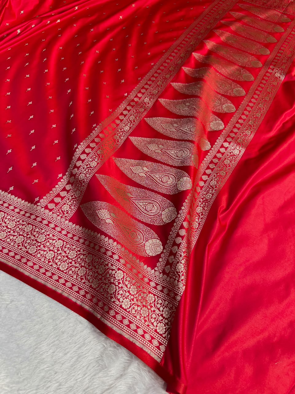 Banarasi Mashru Satin Katan Saree Booti Pattern in Red Shades MSK04