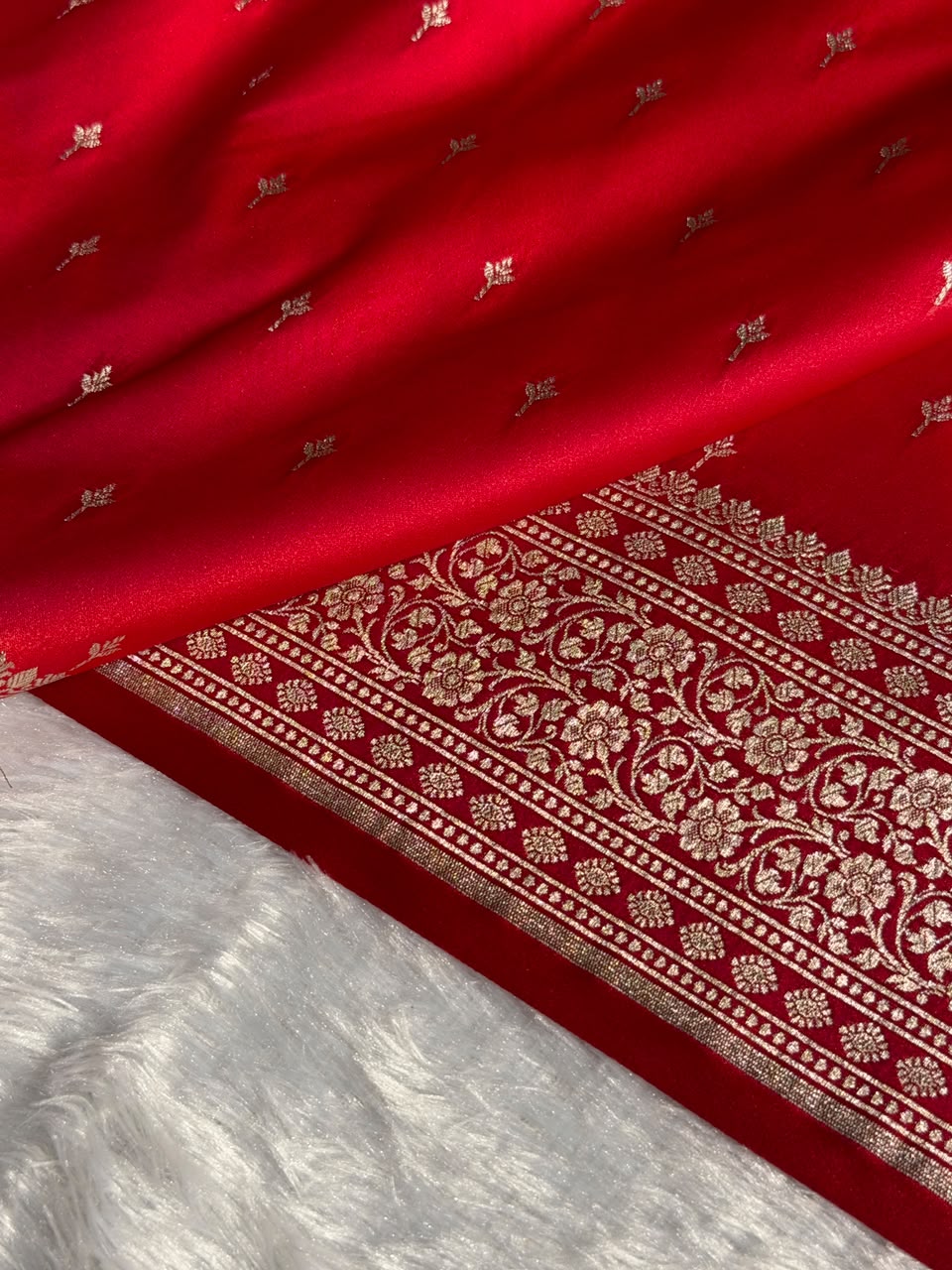 Banarasi Mashru Satin Katan Saree Booti Pattern in Red Shades MSK04