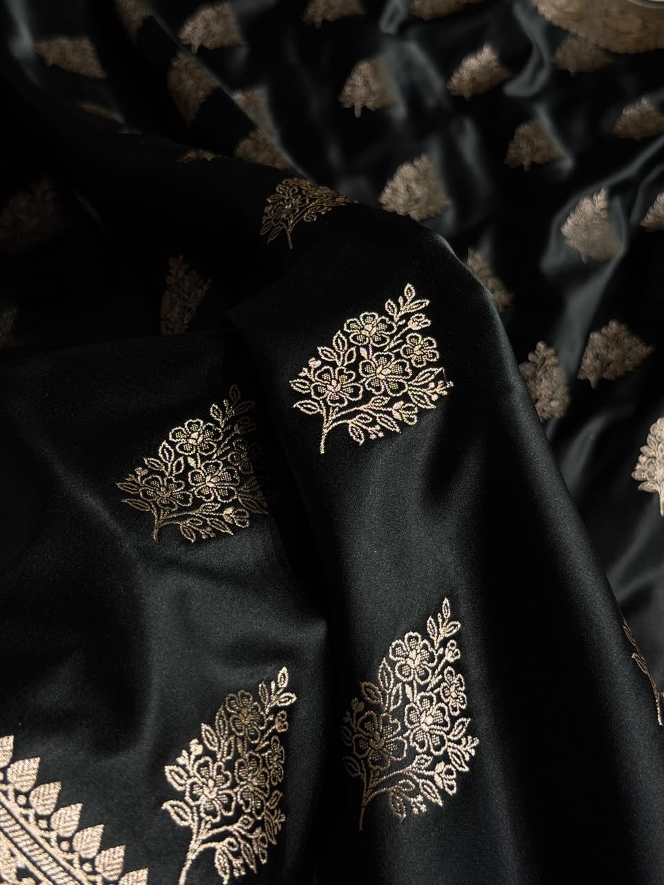 Banarasi Mashru Satin Silk Saree Cross Boota Pattern in Black Shades MSK11